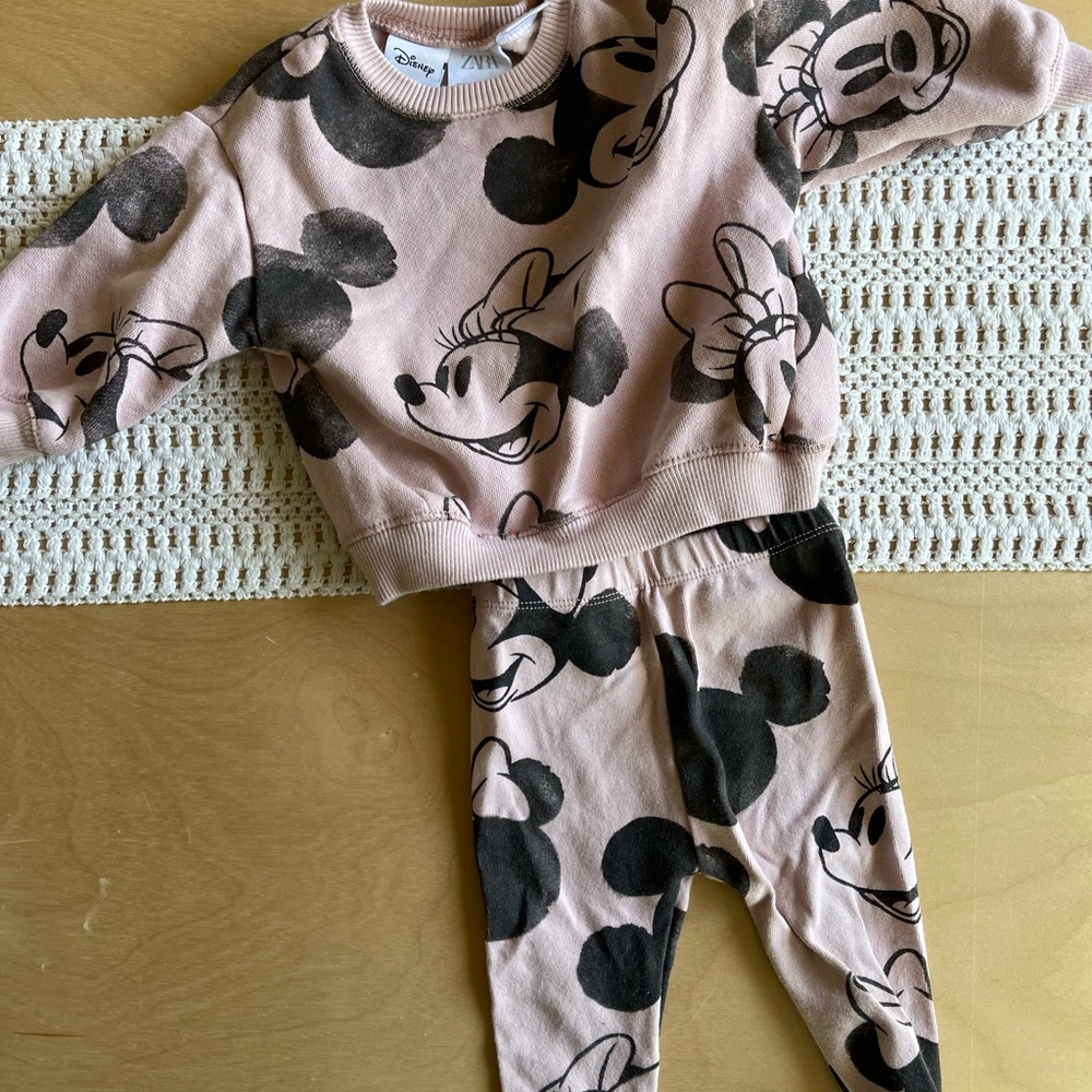 zara minnie mouse sweat outfit